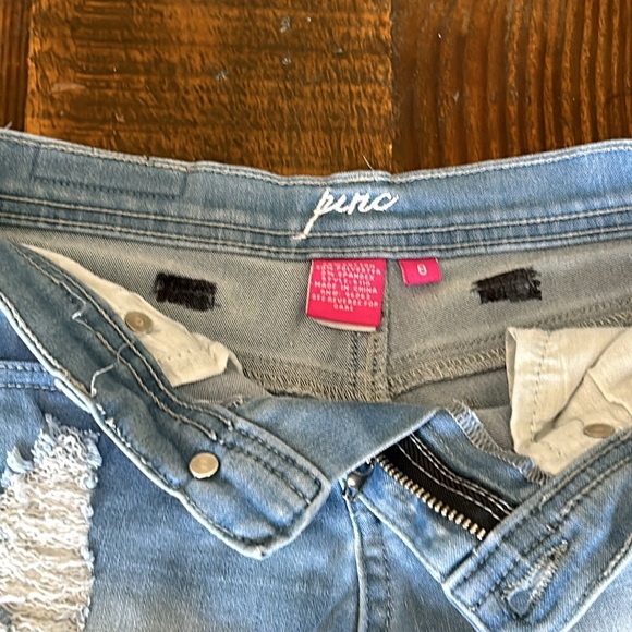Lot of 2 pair of Pinc Distressed Jean Shorts Size 8 - Picture 6 of 7